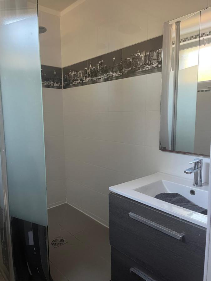 Chambres D'Hotes Poirier Bazin Montry Dış mekan fotoğraf