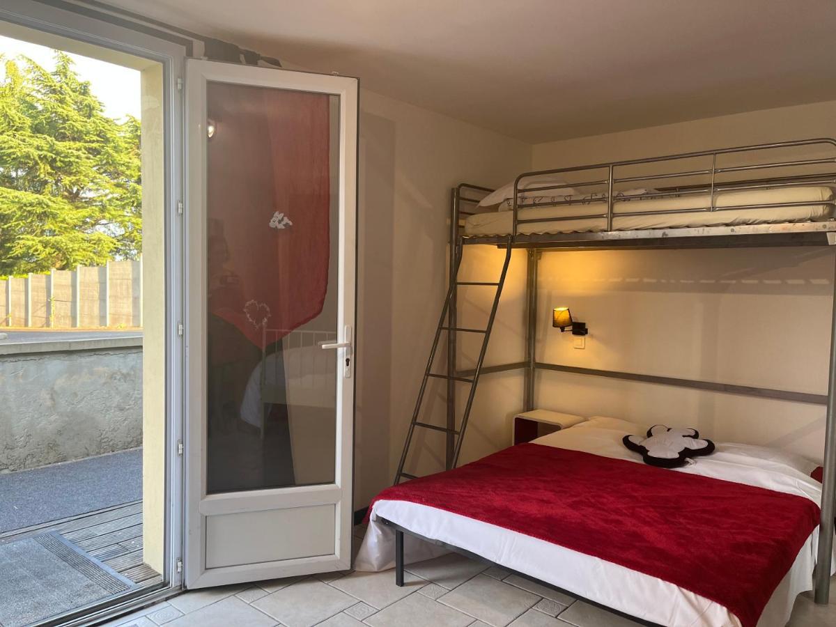 Chambres D'Hotes Poirier Bazin Montry Dış mekan fotoğraf