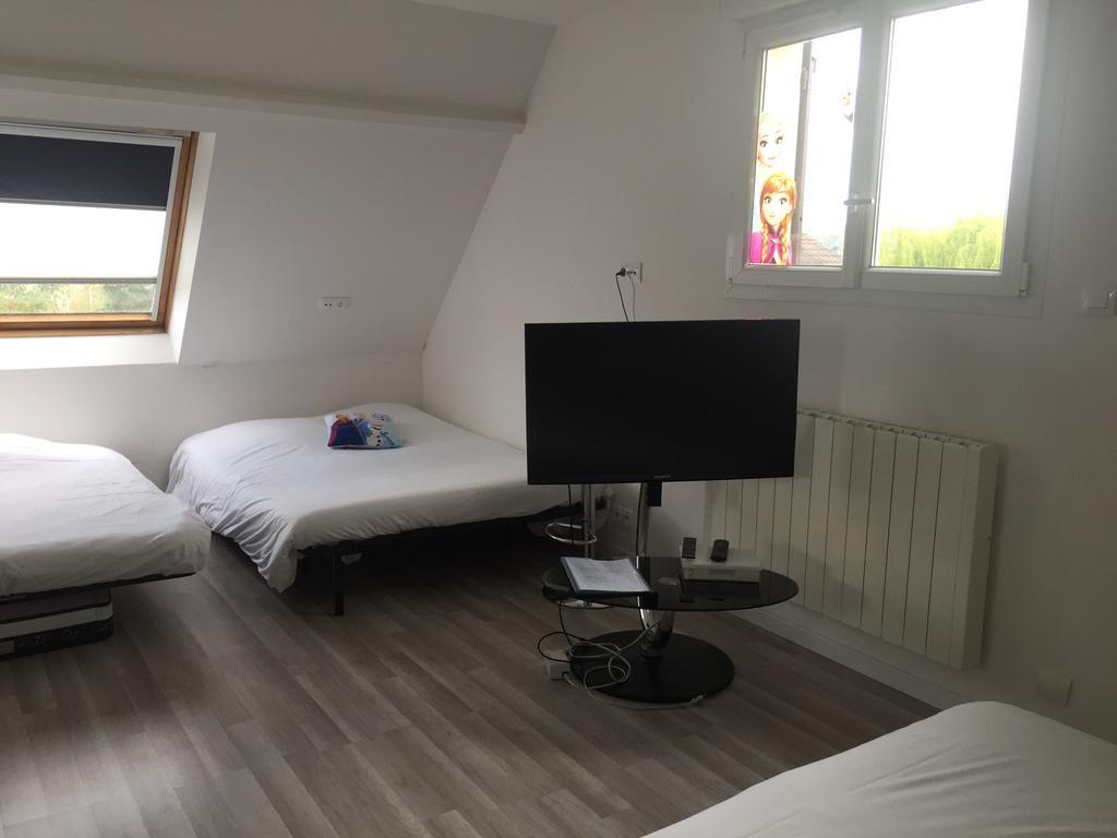 Chambres D'Hotes Poirier Bazin Montry Dış mekan fotoğraf