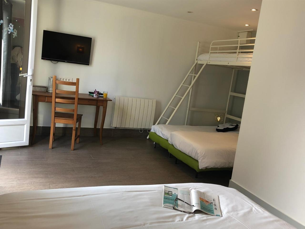 Chambres D'Hotes Poirier Bazin Montry Dış mekan fotoğraf